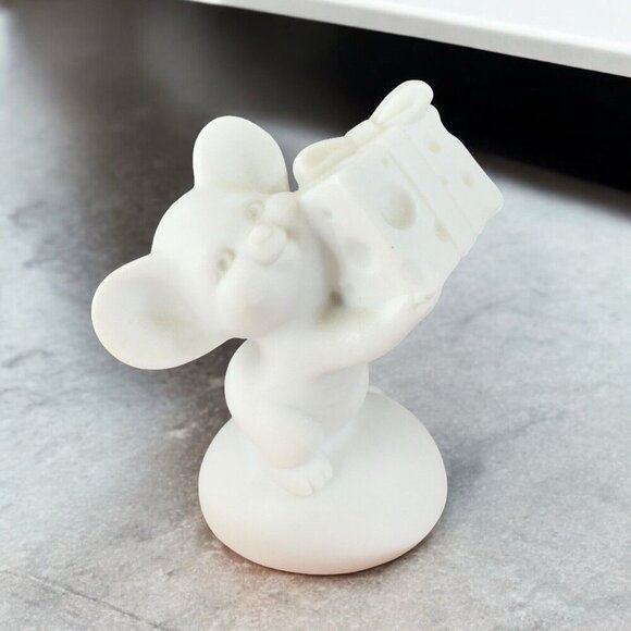Vintage 1975 Hallmark Fine Bisque Porcelain White Mouse With Cheese Whimsical - Picture 1 of 16